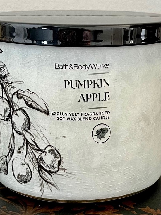 Bath & Body Works Other - Bath & Body Works Pumpkin Apple Candle - Black & White